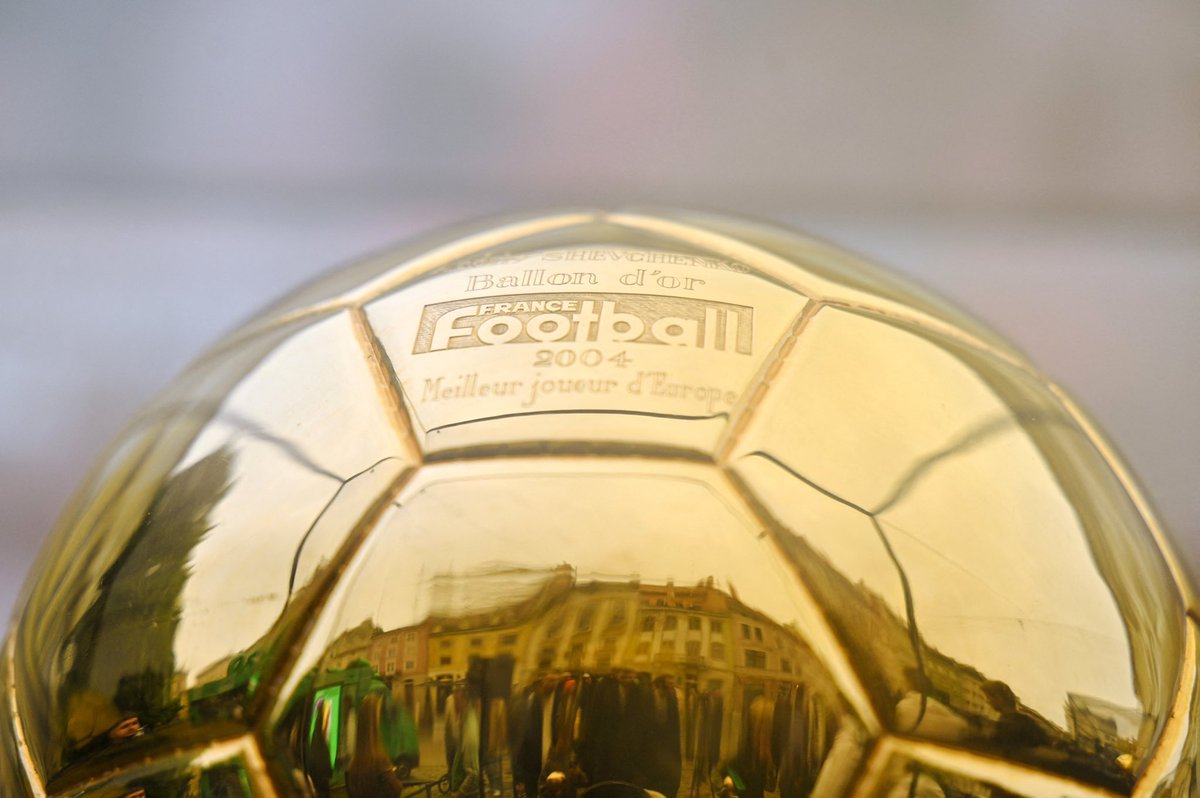 ActuFoot_'s tweet image. 🚨🚨 𝗟𝗘𝗦 𝗨𝗟𝗧𝗥𝗔𝗦 𝗗𝗨 𝗣𝗦𝗚 𝗩𝗢𝗡𝗧 𝗦𝗘 𝗥𝗘𝗧𝗥𝗢𝗨𝗩𝗘𝗥 𝗗𝗘𝗩𝗔𝗡𝗧 𝗟𝗘 𝗧𝗛𝗘́𝗔̂𝗧𝗥𝗘 𝗗𝗨 𝗖𝗛𝗔̂𝗧𝗘𝗟𝗘𝗧 𝗢𝗨̀ 𝗔𝗨𝗥𝗔 𝗟𝗜𝗘𝗨 𝗟𝗘 𝗕𝗔𝗟𝗟𝗢𝗡 𝗗’𝗢𝗥 🌕 𝗖𝗘 𝗦𝗢𝗜𝗥 !!! ❤️💙 #BallonDor 

Ils se retrouveront après avoir visionné le Classique ensemble…