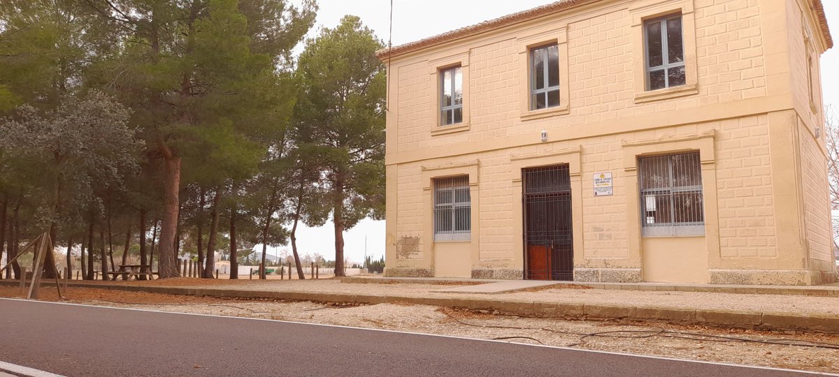🚂 La línea VAY (el "Chicharra") conectaba pueblos, familias y sueños… desde Cieza hasta Alcoy, pasando por Villena. 

👉 Este será mi próximo proyecto: recuperar la memoria de un tren que unió 12 poblaciones de 3 provincias... antes de que su rastro se pierda en el tiempo.
