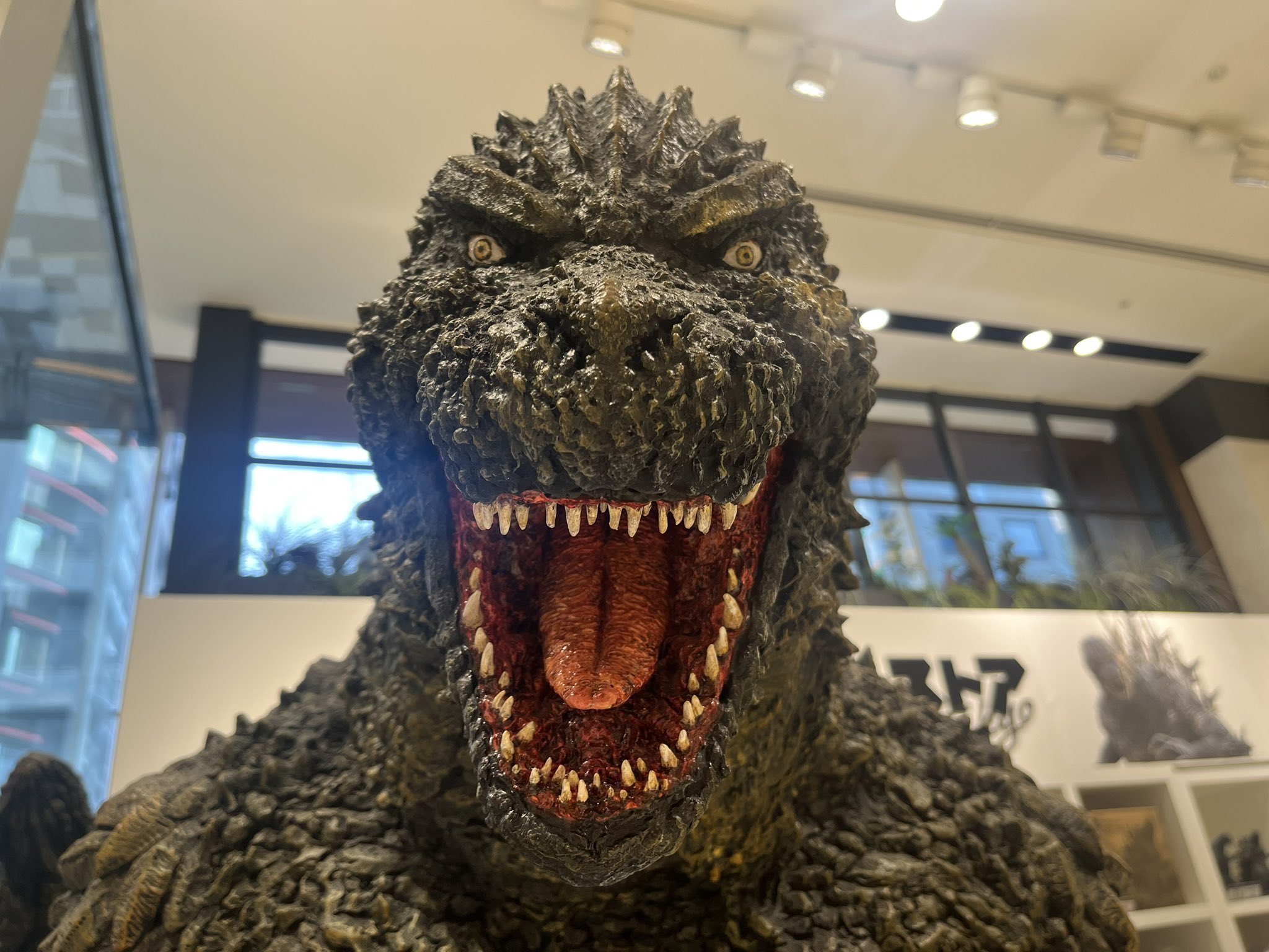 ゴジラ - Search / X