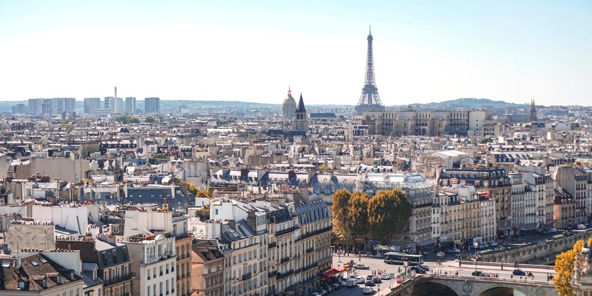 Paris may be dubbed the ‘City of Lights’, but this is definitely an understatement! We love Paris for its fabulous art, culture, architecture, and food, as well as its beautifully lit streets and European vibe. With all bit.ly/4nJz8md
