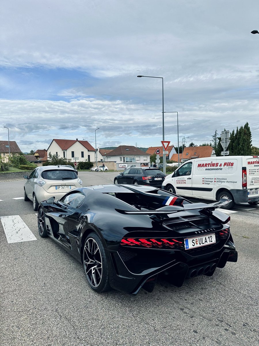 Bugatti Divo 🥵

#ExoticsMaster
