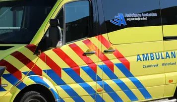 Gewonde bij botsing op kruising N247 en N244 in Edam