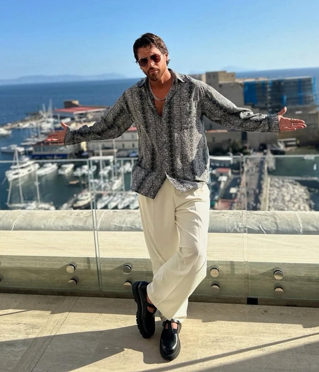 🌷Dobré ráno Canynky. Ať máte příjemné a hezké pondělí ☕️🍀🩷🤗

#CanYaman 
#ElTurco #Sandokan

#CzechFansCanYaman