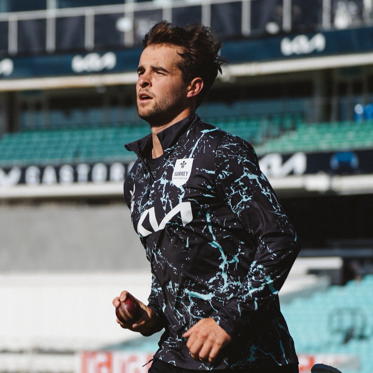 Last session at the Kia Oval for the summer. 📸

🤎 | #SurreyCricket