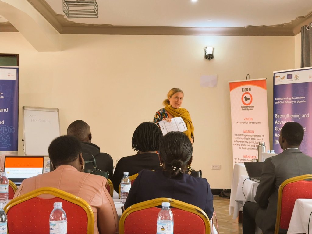 EUinUG's tweet photo. Interesting 🇪🇺 visit to Kabale District, to see activities of our 'Advancing Governance &amp; Accountability' program, partly implemented by @giz_uganda, where we assisted in trainings for civil society organisations on @PPDAUganda's Contract Monitoring System. 

#EUandUganda 🇪🇺🤝🇺🇬 https://t.co/5NsGZOB6hq