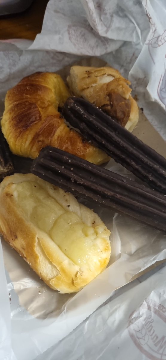 Llegó la primavera y nosotros regalando flores a nuestros empleados...el que no sabe de flores que no opine(?
#SuperLigaAG #Argentina #Gaming #Spring #flores #Primavera