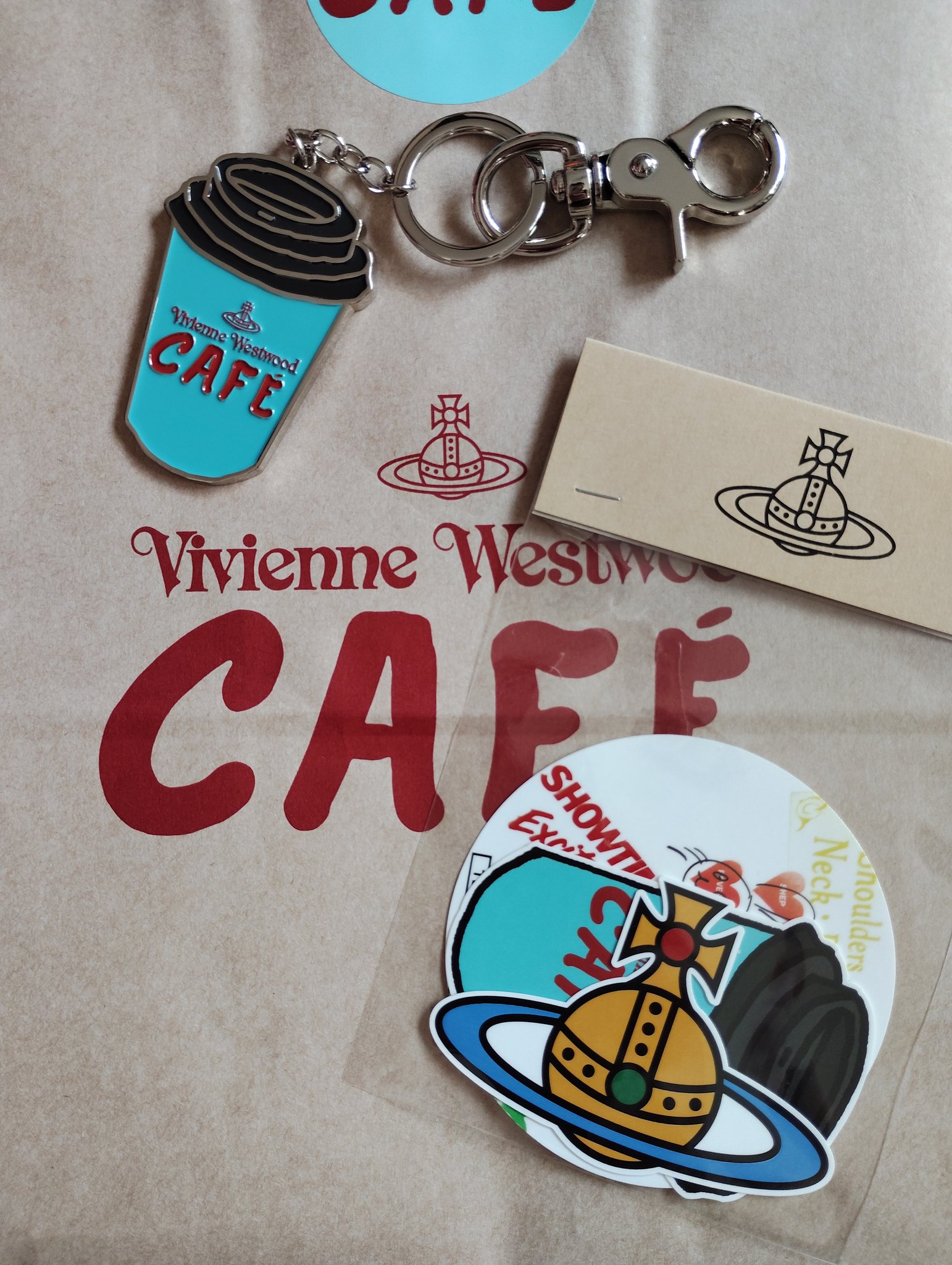 ヴィヴィアンウエストウッド　新品未使用　レオパード　牛皮ハラコ　キーホルダー 新商品】レディース財布・レザーグッズ レオパードシリーズ のご紹介