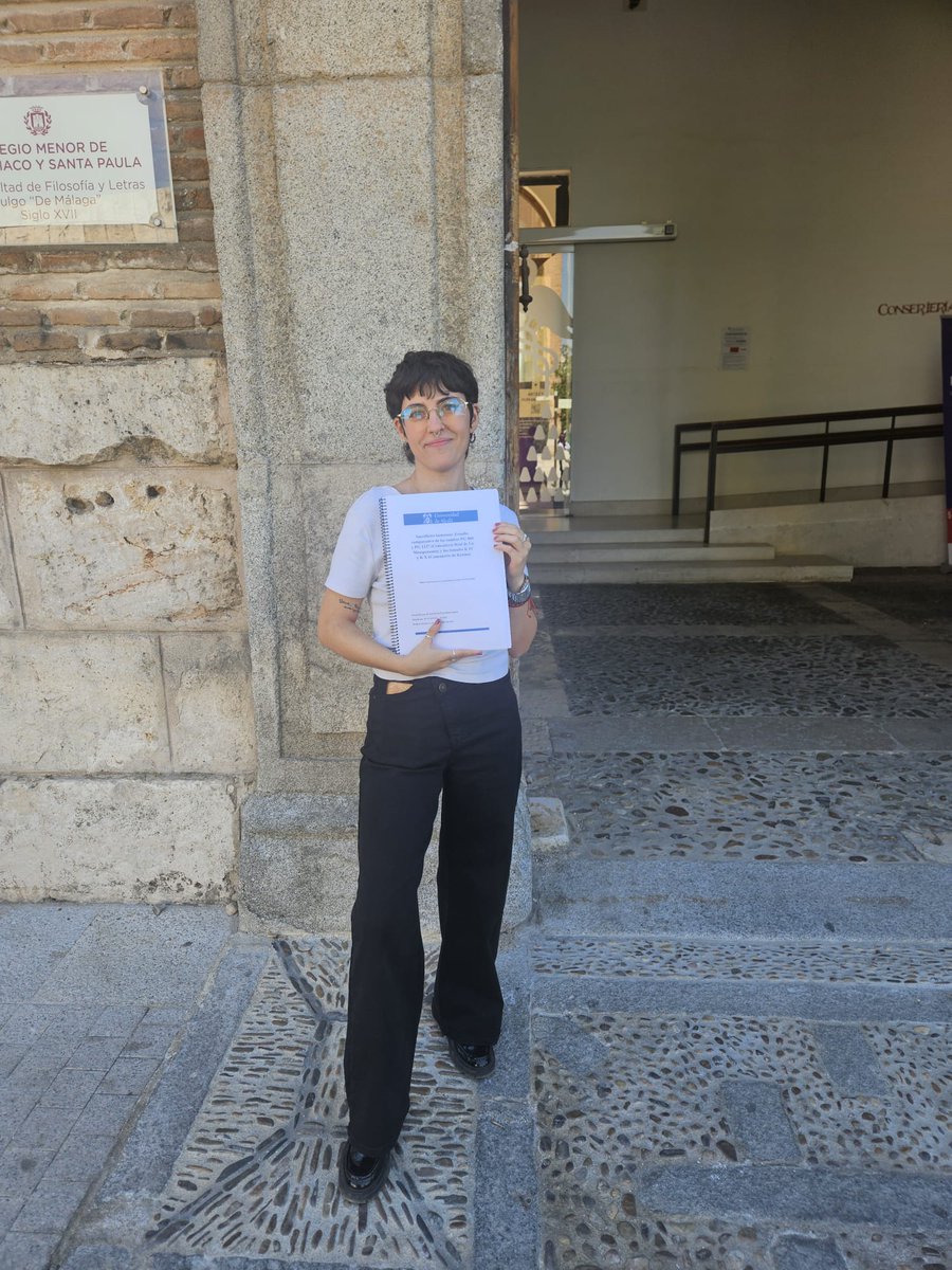 Luumufe_'s tweet photo. Pues oficialmente historiadora y arqueóloga🥺🥰 https://t.co/ZU5ngKkI3D