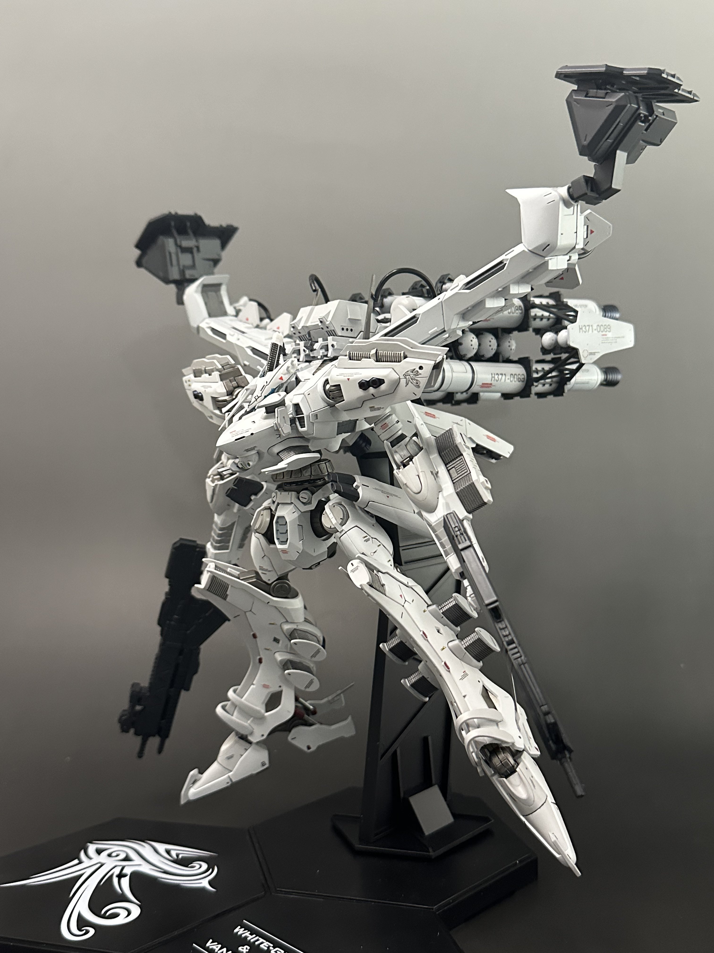 +ICONS ホワイトボディアーマー シン_147_@ RRM参加します on X: 