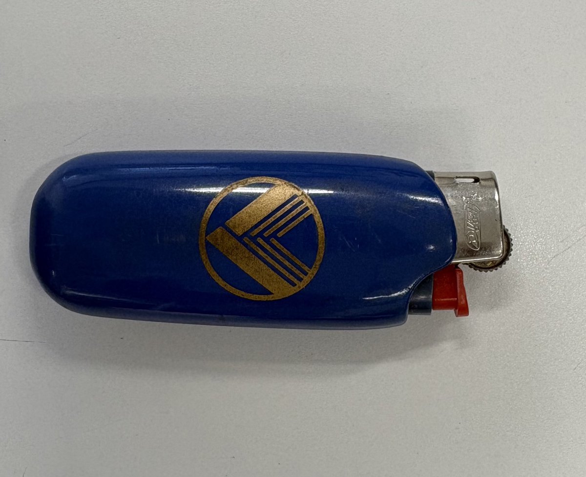 zoomzoom3633's tweet image. 今では考えられない懐かしいノベルティが出て来た🥰💕
タバコ🚬吸ったのはは18歳〜23歳の5年間のみ、妻が妊娠した時に禁煙してもう40年経ちました😁
#EUNOS 
#使い捨てライターケース