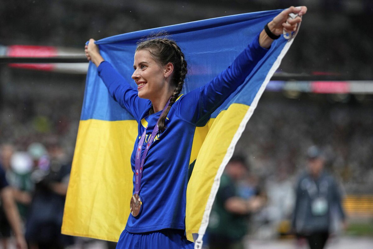 Salwa Eid Campbell-Brown 🇧🇭🇯🇲 (@tnftms) on Twitter photo Yaroslava Mahuchikh 🇺🇦 has now medalled at EVERY major championships, indoors and out, since Doha 2019.
Olympics
🥇Paris 
🥉Tokyo 
Worlds
🥇Belgrade
🥇Budapest 
🥈Doha 
🥈Eugene
🥈Glasgow
🥉Nanjing
🥉Tokyo
Europeans
🥇Torun 
🥇Munich 
🥇Istanbul
🥇Rome
🥇Apeldoorn
Legendary! Yaroslava Mahuchikh 🇺🇦 has now medalled at EVERY major championships, indoors and out, since Doha 2019.
Olympics
🥇Paris 
🥉Tokyo 
Worlds
🥇Belgrade
🥇Budapest 
🥈Doha 
🥈Eugene
🥈Glasgow
🥉Nanjing
🥉Tokyo
Europeans
🥇Torun 
🥇Munich 
🥇Istanbul
🥇Rome
🥇Apeldoorn
Legendary!
