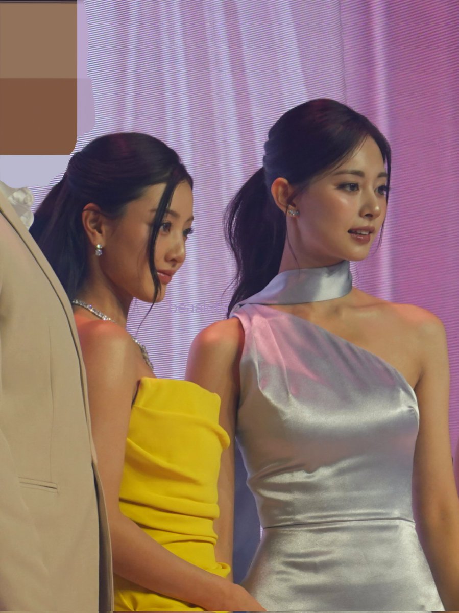 beaaleta's tweet photo. Pond's Skin Institute Gala 🌷🧵
#PONDSxJIHYO
#PONDSxTZUYU https://t.co/t7EMeLI0DM