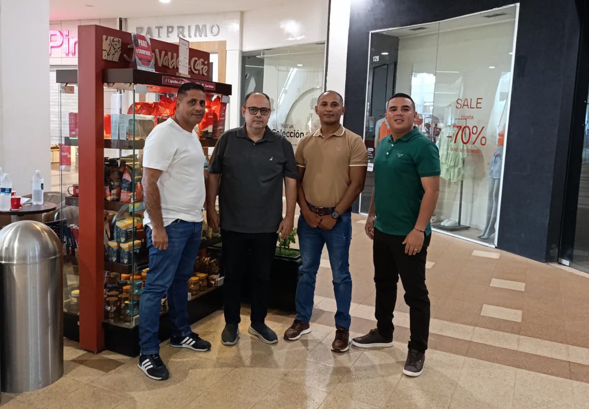 Seguimos sumando apoyo para la plenaria de cámara que se avecina nuestra <a href="/UtpcolombiaOrg/">UTP Colombia</a> seccional #sincelejo se reúne con el HR Luis David Suárez Chadid quien se une a esta lucha #pension20años #lovamosalograr