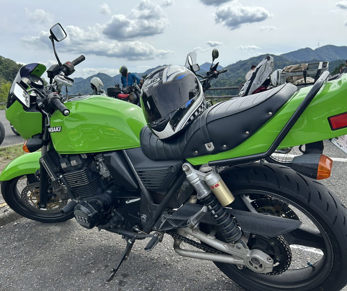 ZRX400_hiro's tweet photo. 久々に宮ヶ瀬行った🏍️
平日だからバイク少ないと思ってたけど、思ってたより多かったから、速攻で帰宅した😓 https://t.co/ywf4A0uHIh