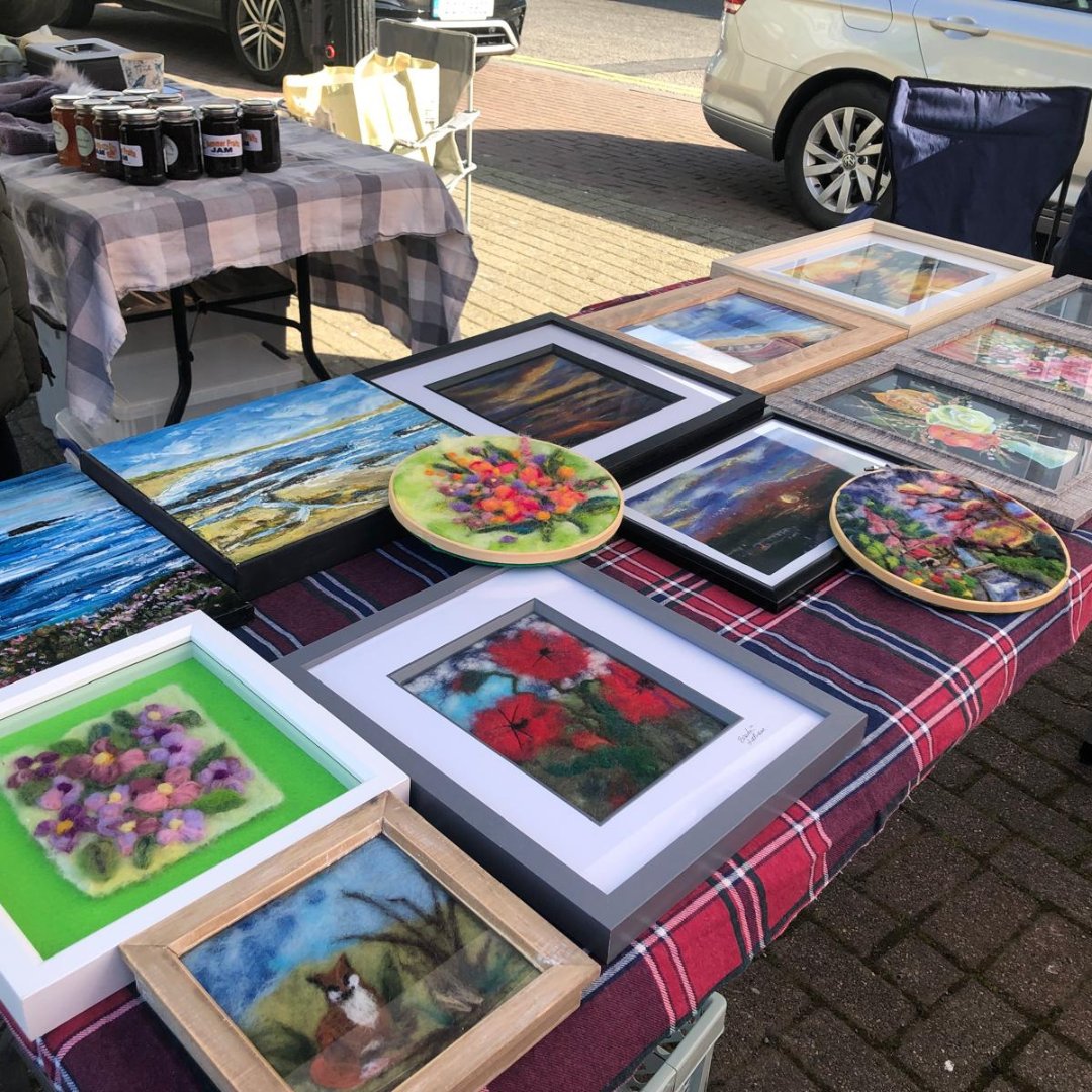 ClareTourism's tweet image. 🌿🥖 Kilrush Farmer’s Market brings West Clare to life every Thursday, 9am–2pm at The Square! Fresh local produce, baked goods, crafts &amp;amp; live Irish music (weather permitting) make it a must-visit for locals &amp;amp; visitors alike. 🎶🍅 

Learn more: visitclare.ie/attractions/ki…