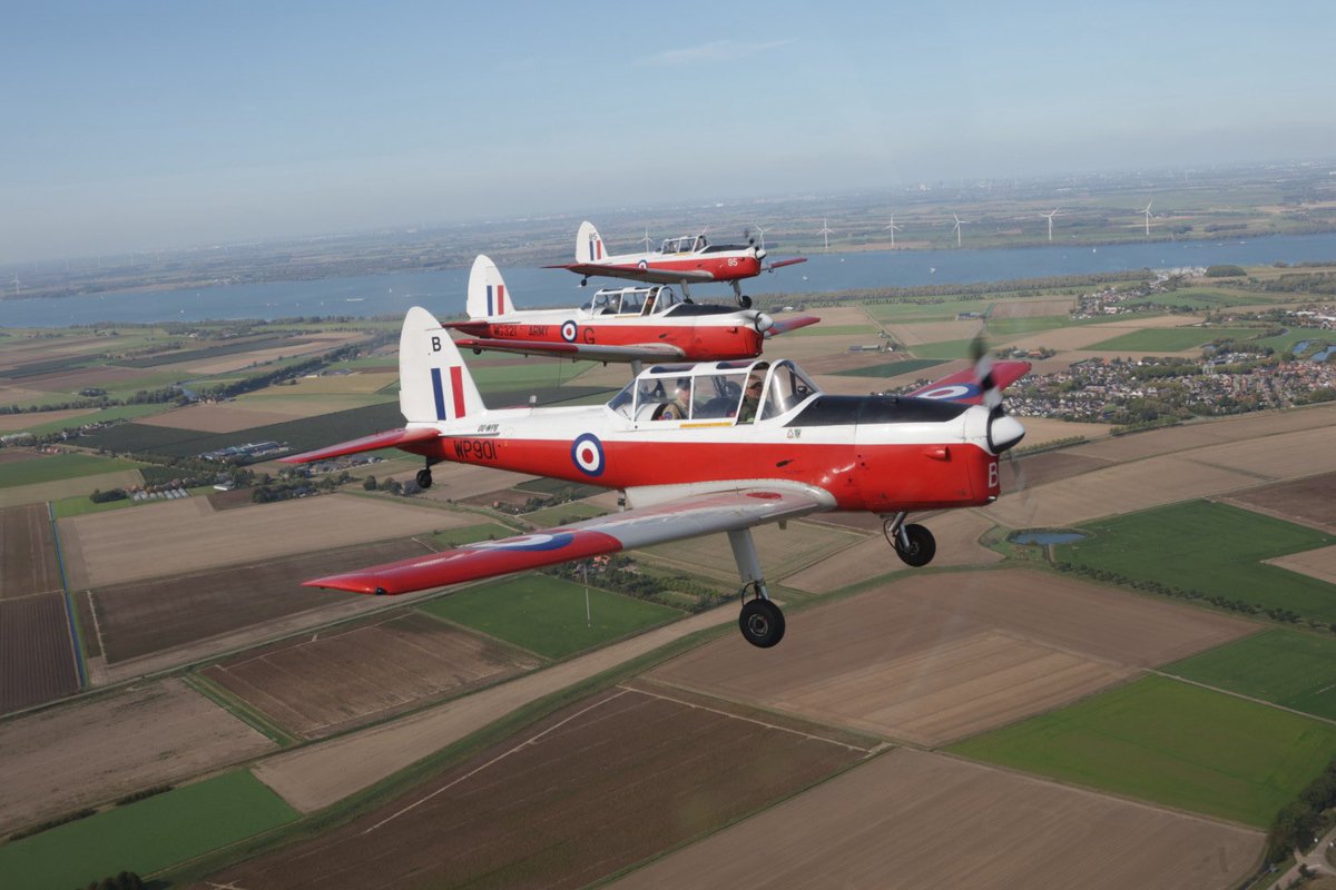 Dutch Chipmeet 2025. Seven chipmunks in total, eight pilots, three instructors, one examiner, four days, two formation flypasts and nice weather gave us six training sorties in three/fourship and two flypasts with five Chipmunks. It was a good meet! Thank you all!