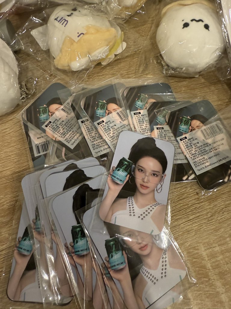 ด่วน ๆ จร้า เทรนด์ให้พี่น่ากันครับ แจก KARINA x SPRITE 2.0 

กติกา : (1) รีโพสต์ + (2) เมนชั่นอวยคาริน่า ข ข้อความด้านล่างนี้

KARINA EDITION WITH MLB 
#KARINAxMLB