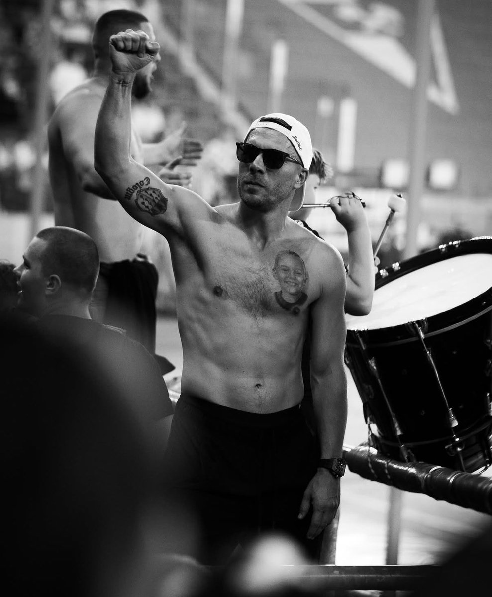 Lukas-Podolski.com tweet media