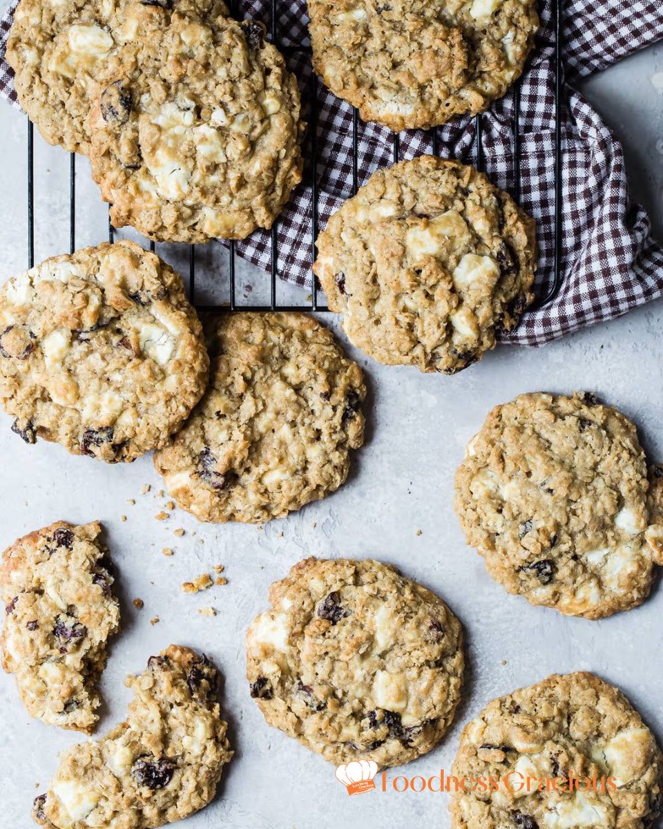 Sweet + tart perfection for #NationalWhiteChocolateDay!
White Chocolate Cherry Oatmeal Cookies → foodnessgracious.com/recipes/white-…

👉 Which would you choose: white 🍫 or dark 🍫 cookies?

#CookieLove #FoodnessGracious