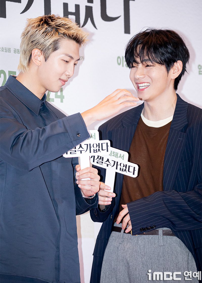 bts123_bantan's tweet photo. ナムさんとテテちゃん

映画「仕方ない」VIP試写会に参加
記事写真
#BTSV #RM https://t.co/p3mwhpKmgj