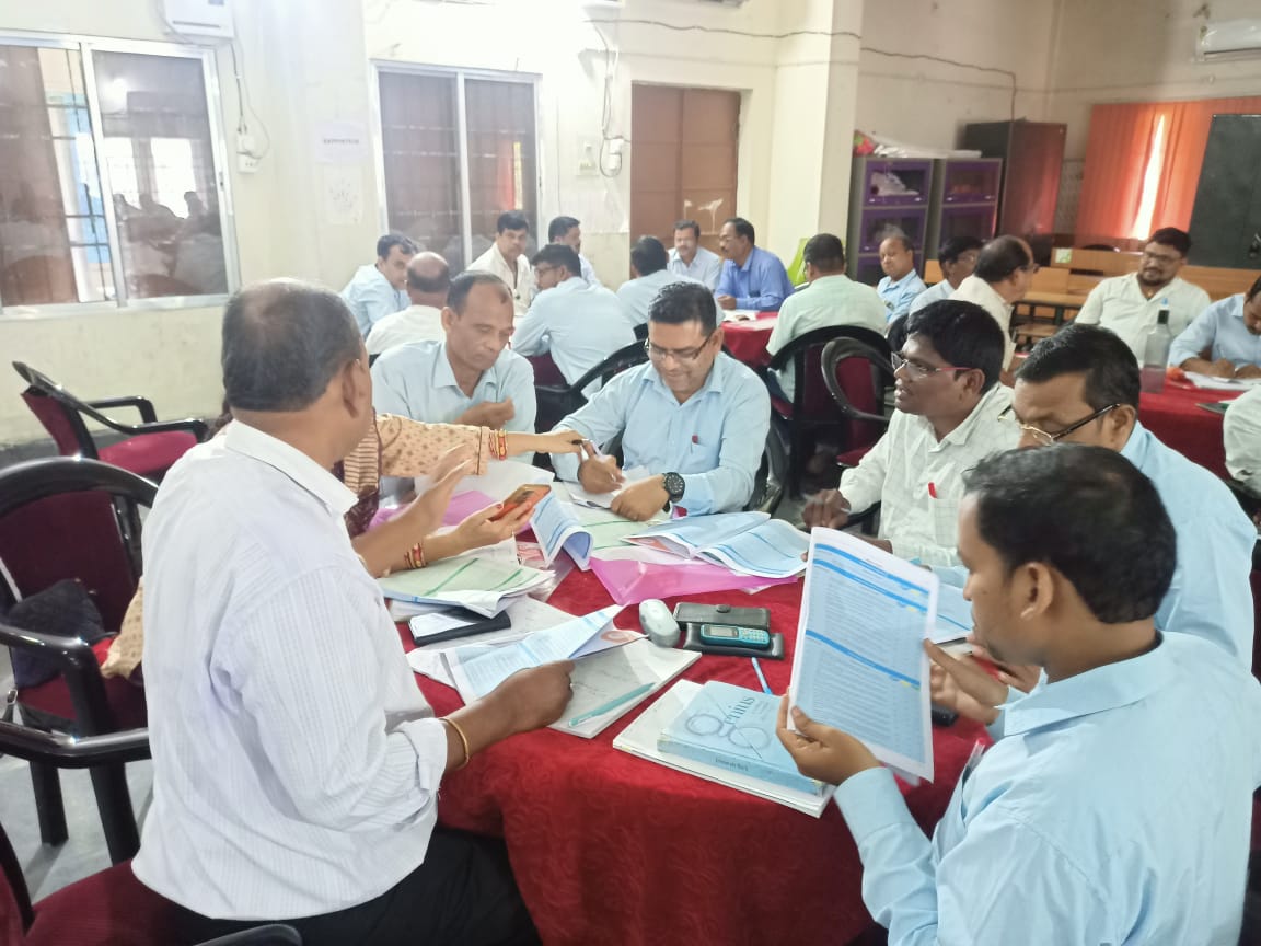 AngulDiet's tweet image. The 2nd phase PARAKH Rashtriya Sarvekshan 2024 workshop for Kaniha &amp;amp; Kishorenagar inaugurated on 17th September 2025.
DEO inspired participants on bridging learning gaps &amp;amp; visited the Balvatika Lab &amp;amp; ICT Studio, praising DIET Angul’s efforts for FLN. 🌿📚

#PARAKH #DIETAngul #FLN