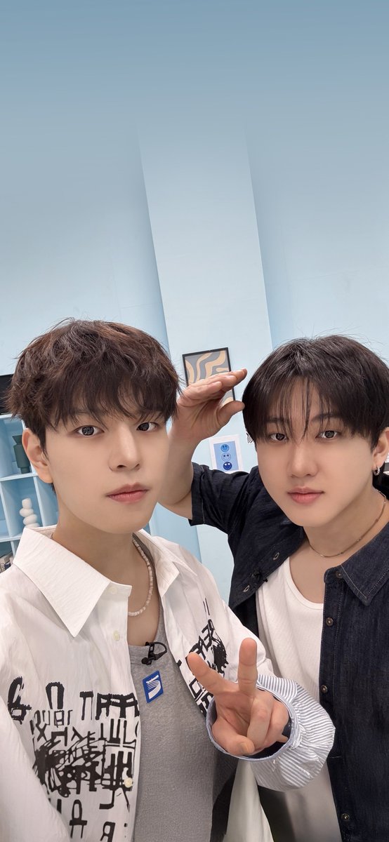 #창빈 #Changbin
#승민 #Seungmin

— 2025 2KIDS ROOM_EP.12
˖.𖥔 ݁ 🐷🐰 Changbin &amp; Seungmin 🐶٠࣪⭑

[SKZ-BEHIND]
wallpaper/lockscreen ver.
#StrayKids #스트레이키즈
#2KidsRoom #투키즈룸
#YouMakeStrayKidsStay
<a href="/Stray_Kids/">Stray Kids</a>