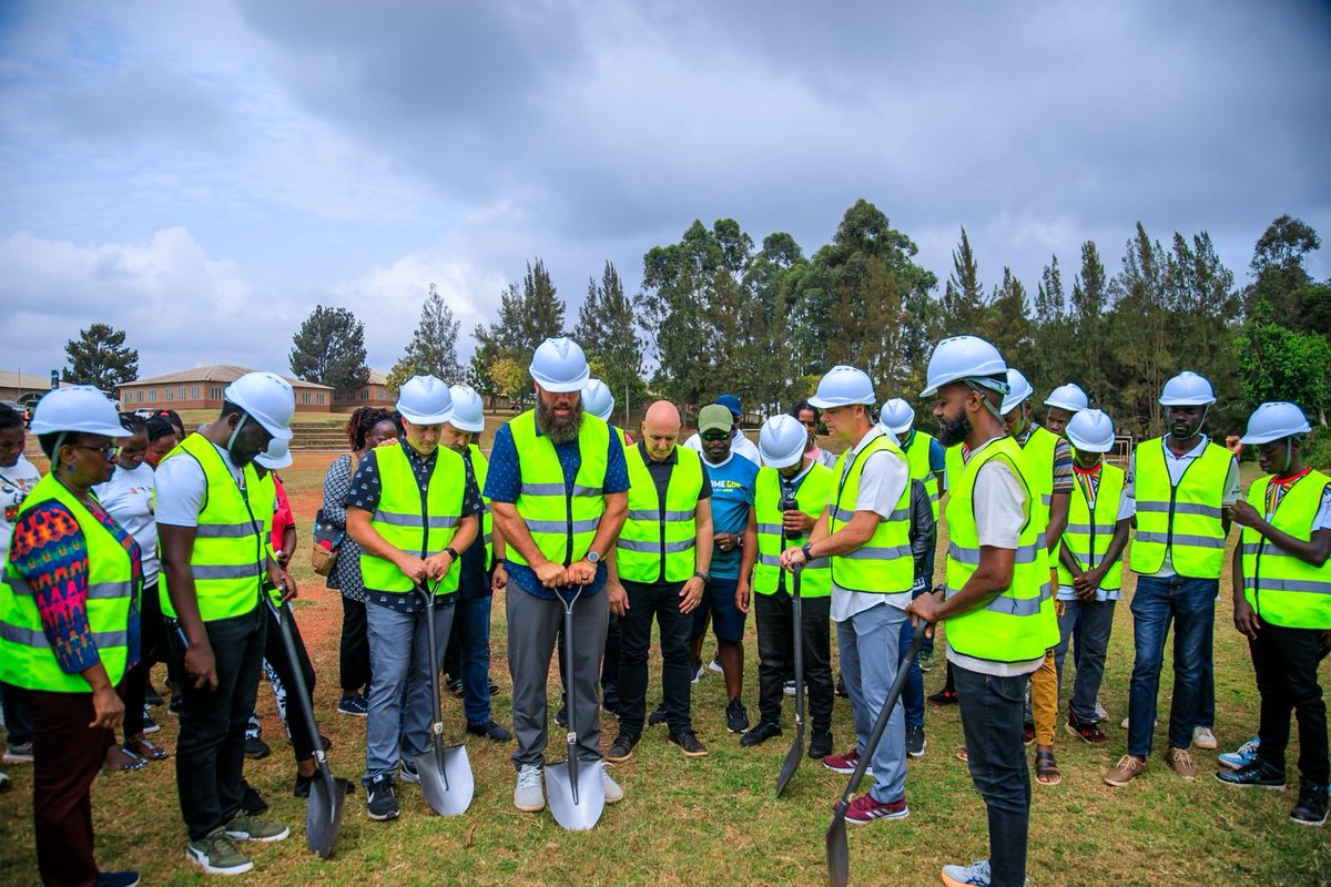 watotochurch's tweet image. Watoto Breaks Ground for Basketball Gymnasium 

What was once just a bush is now becoming a village of hope (suubi).

Thanks to the generosity of Grace Christian Church (USA) and our global family,  we’ve officially broken ground for a state-of-the-art basketball gymnasium at our…
