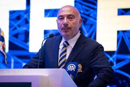 GlarungYeni's tweet photo. “Sadettin Saran ve Hakan Bilal Kutlualp az önce buluştu. Saran resmi teklifini yaptı, kabul gördü. Hakan Bilal Kutlualp, Fenerbahçe Futbol A.Ş. Başkan Vekili olacak." (Ersoy Dicle) 

Şimdiden hayırlı olsun, Fenerbahçe’ye çok yakışıyorsunuz. @hbkhbk https://t.co/WuYD1UZnbU