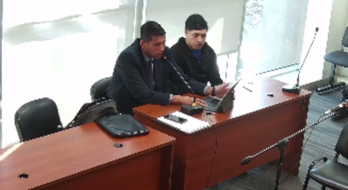 ÚLTIMO| dictan prisión preventiva para Santiago Budini el joven que golpeó y mató a Federico Toledo a la salida de un boliche en Av. Sarmiento al 1200

👉🏼 Budini declaró que fue él quien golpeó a Toledo, pidió perdón a la familia de la víctima  y dijo estar arrepentido de lo