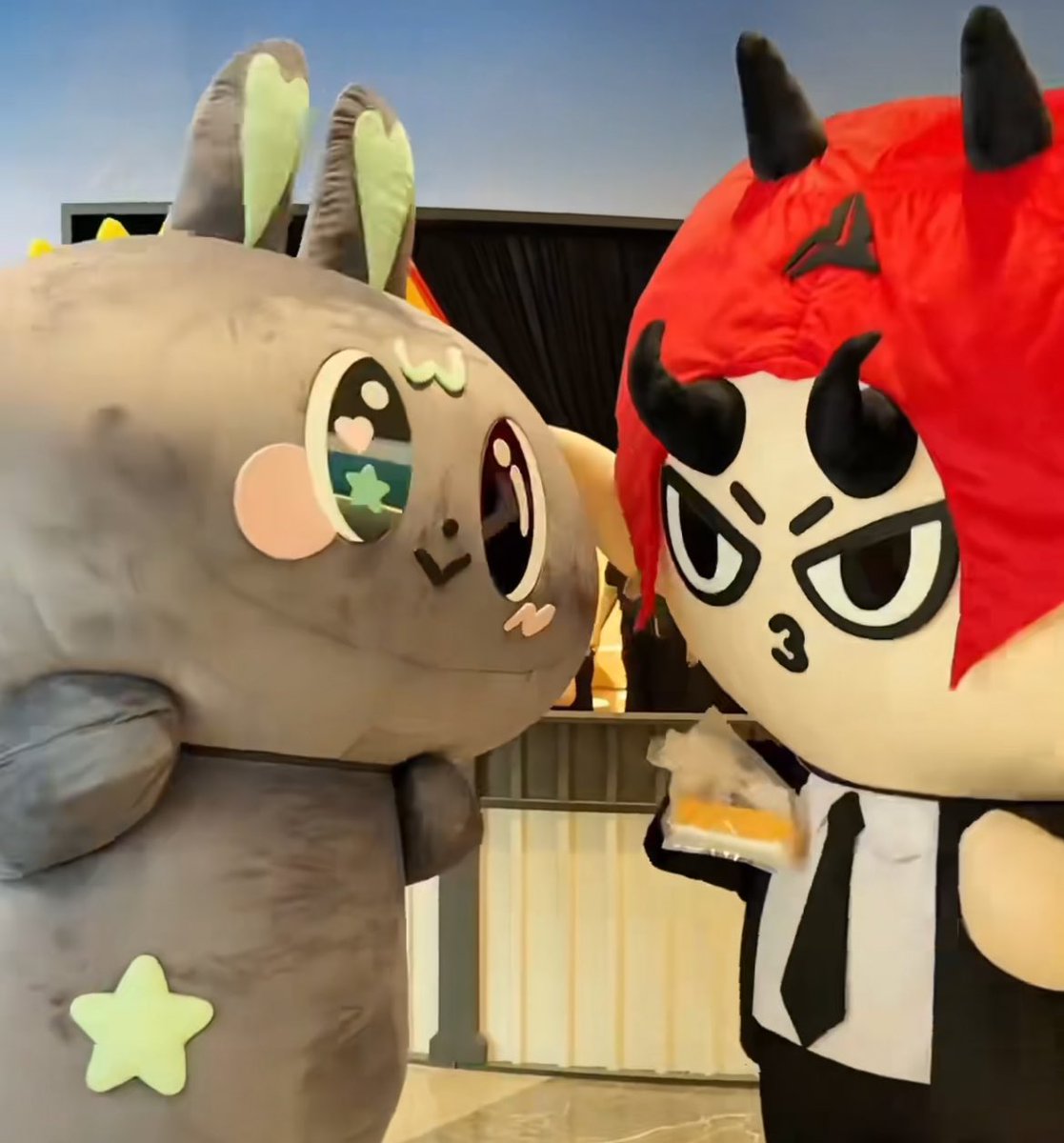 nantoqa's tweet image. What if Guinzly likes Metaa, but Metaa likes bad-boy vibes like Domiia? 😭😭😭😭

#METAA #GUINZLY #DOMIIA