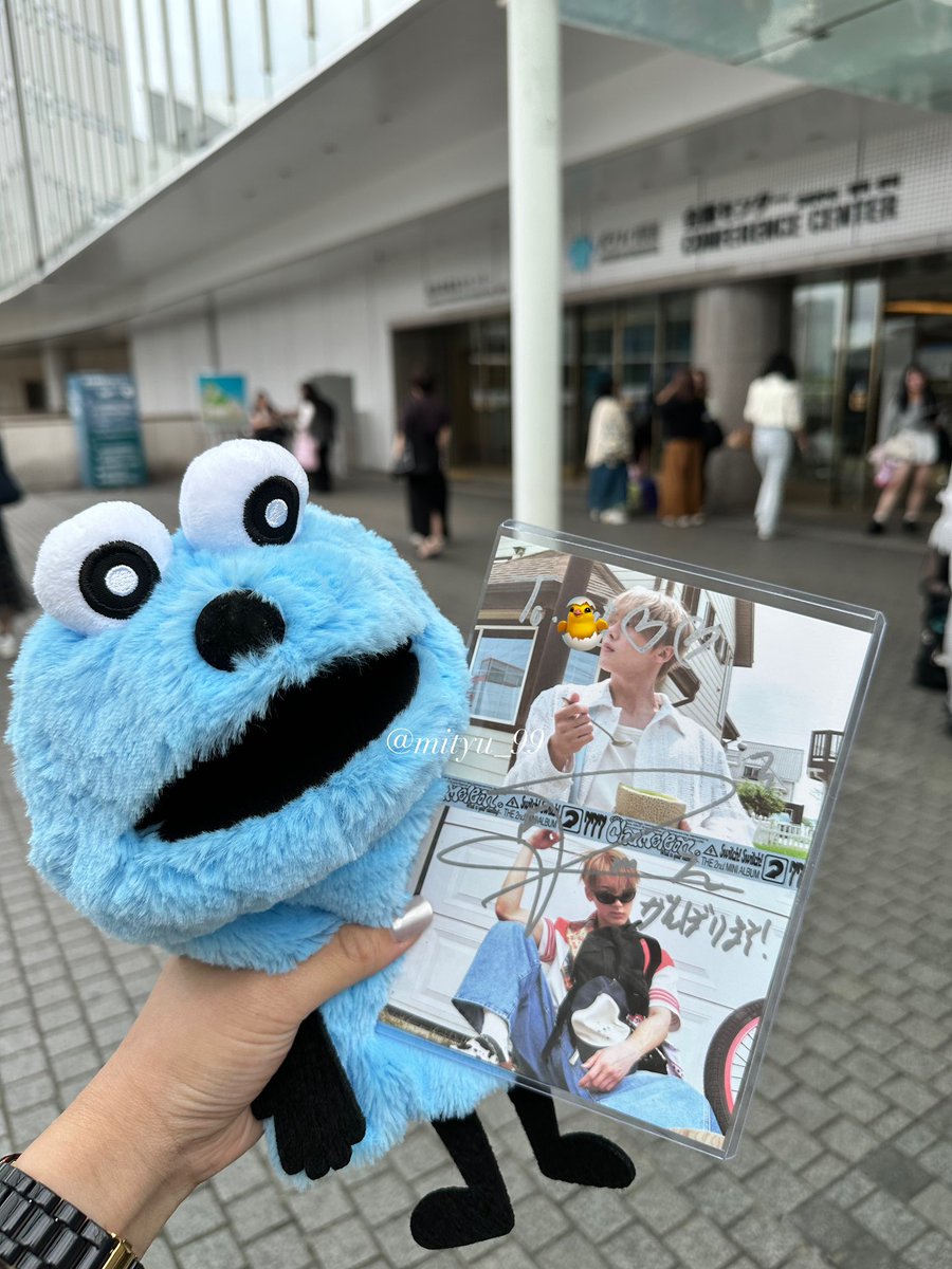 mityu_99's tweet photo. 250922 VIVID SOUND 요코하마 팬싸

サナが遊んでくれた😭
最高で一生の思い出です😇💓

ゲーセンで諦めずに頑張って取って良かった笑笑

#윤산하 #YOONSANHA #ユンサナ
#아스트로 #ASTRO #CHAMELEON https://t.co/4Z4a3rQyPT