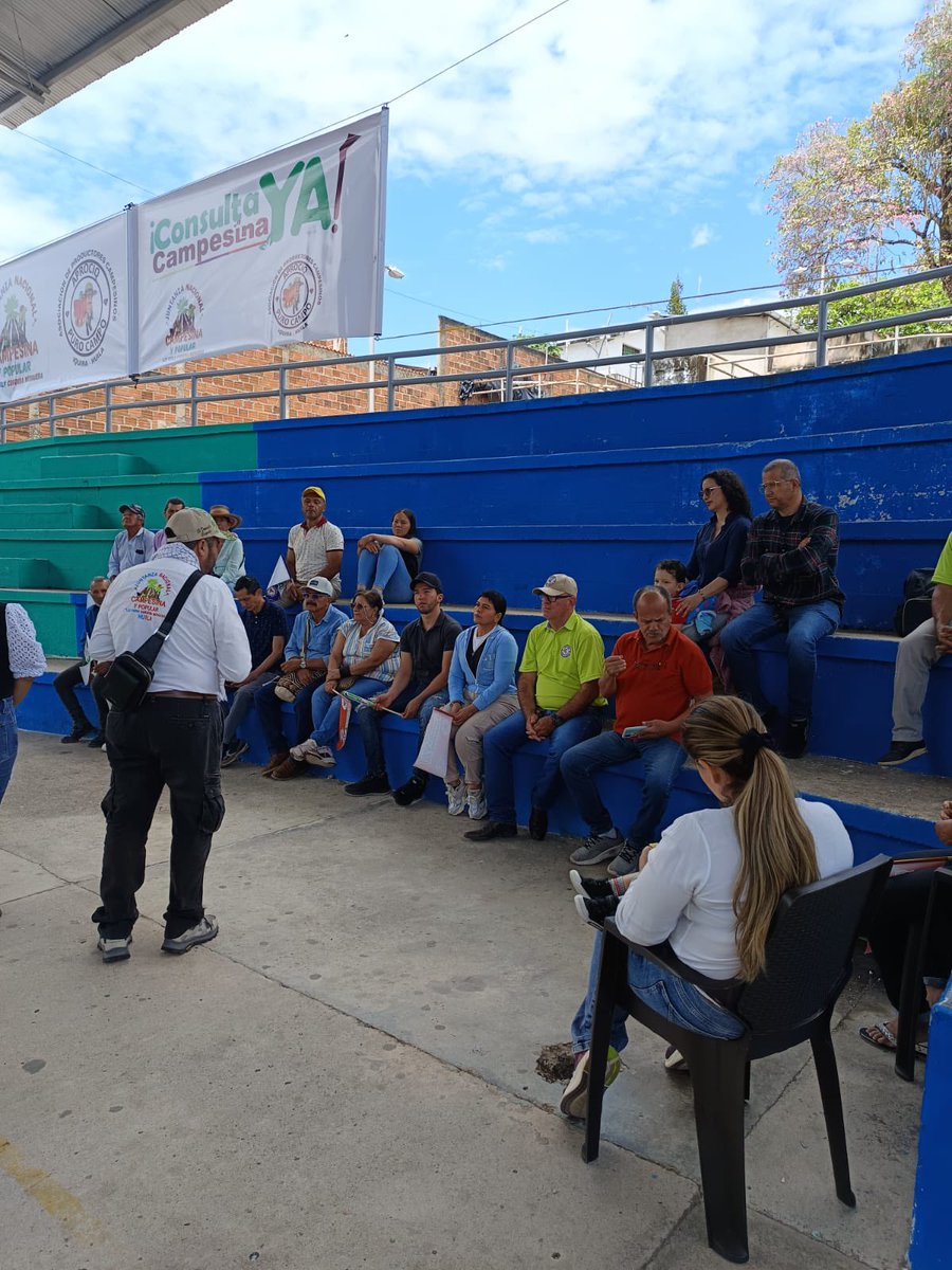 📍Desde Íquira, Huila, las asociaciones campesinas se suman al llamado nacional y avanzan en la socialización de la #ConsultaCampesinaYa

El campo organizado es la fuerza que hará posible que la dignidad y la justicia lleguen a cada rincón del país. 🌱✊