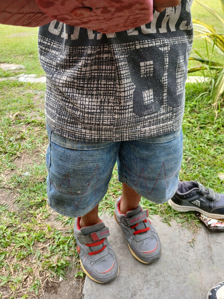 MraenMimpi's tweet photo. di ALWAys fun waktu lalu mumpung pas di Jogja, kami membawa barkas yg sudah lama tidak lalu ke Wates Kulonprogo untuk dikasihkan ke anak2 dan ibu disana❤️
Oktober besok kami akan kembali ke CFD Wates untuk berbagi barkas lagi yg tentunya masih layak✅️
#ALWAysfun https://t.co/K16FiHZtpi