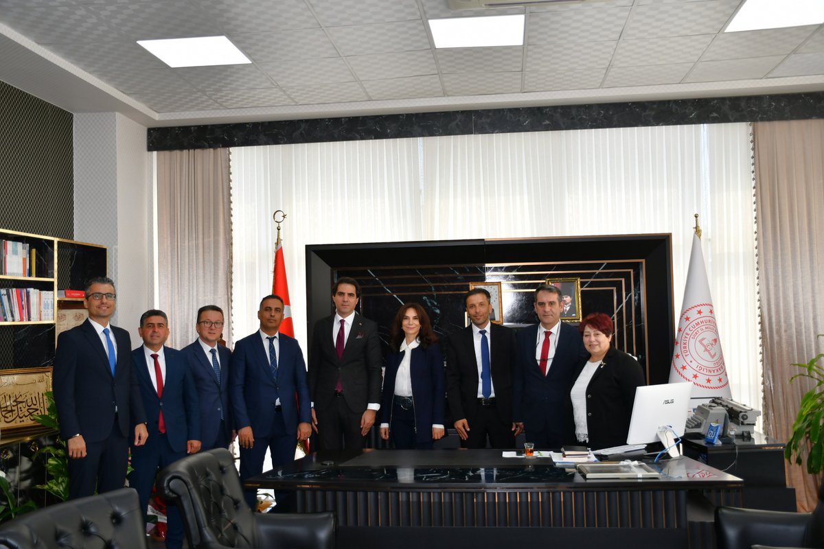 ✨Bursa Osmangazi İlçe Millî Eğitim Müdürlüğü tarafından başlatılan “Gelin Kardeş Olalım” projesi kapsamında, ilimizde belirlenen 5 okul ile Osmangazi ilçesindeki 5 okul karşılıklı olarak kardeş okul ilan edildi.

Proje çerçevesinde yapılan çalışmalar sonucunda iki şehirdeki