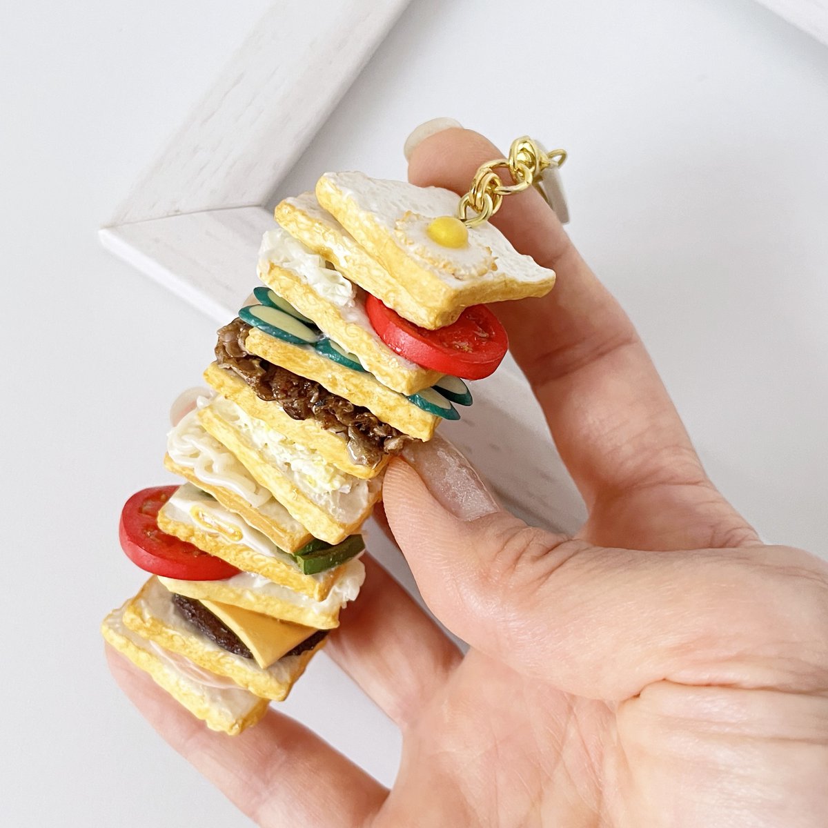 こどもの頃に憧れた            
パンケーキタワーを中心に           
山積みに積み上げた      
食べられないスイーツ作ってます。
           
フード系や積んでいないものも…🥞          
minneで販売中です！    
minne.com/@midyusweetsca… 
<a href="/Lupopo_cafe/">*LUPOPO cafe&gallery* 三軒茶屋の糖質オフのケーキ専門カフェとハンドメイドのお店</a> 様　Special Thanks！