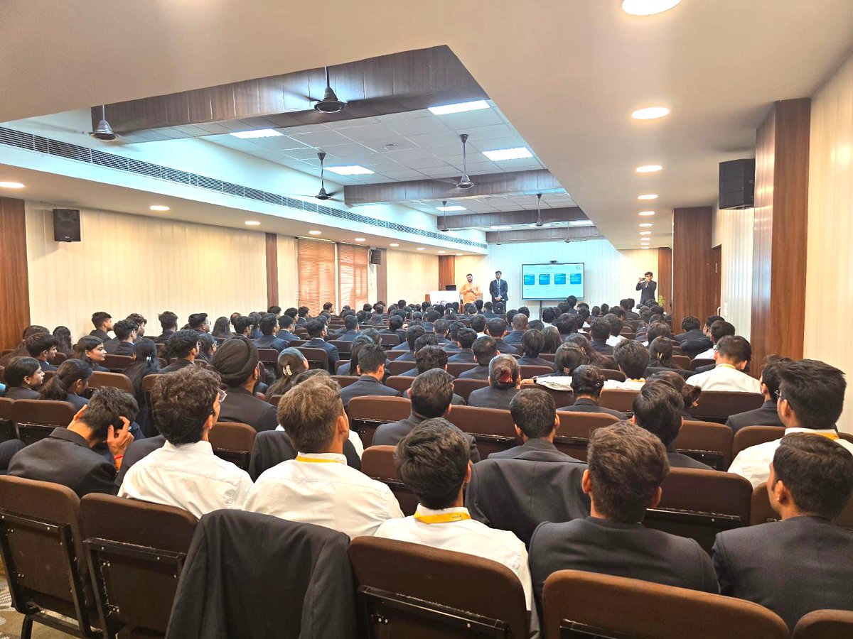 GNIOTCollege's tweet image. GIMS hosted a guest lecture on “From Data to Decisions: How Statistics Solves Real-World Challenges” with Dr. Anant Awasthi, Optum. 📊✨
#GIMS #GuestLecture #DataDriven #AIandML #PGDM