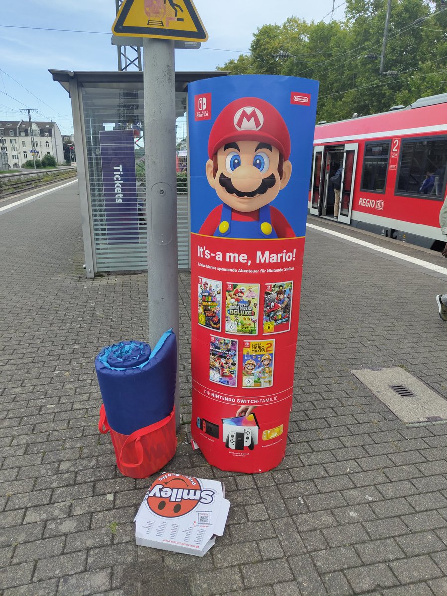 Paule Papst van Panta tweet media