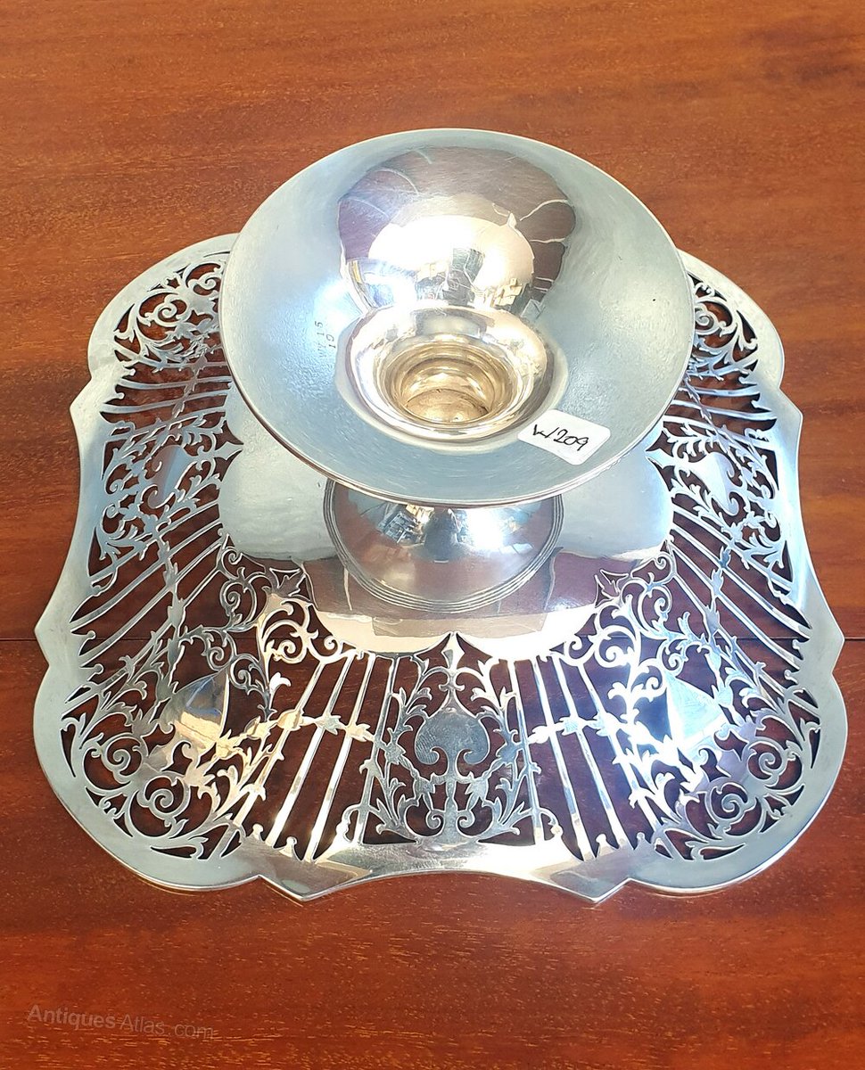 antiques_atlas's tweet photo. For SALE on Antiques Atlas we have this #Antique #silver Comport Sheffield 1911 https://t.co/pX64va9gXx with pierced decoration From Bridgend Antiques #antiquesilvertableware #antiques #antiquesilver #silverantiques #silver #silverforsale #silvercollector https://t.co/bB2EdssF6l