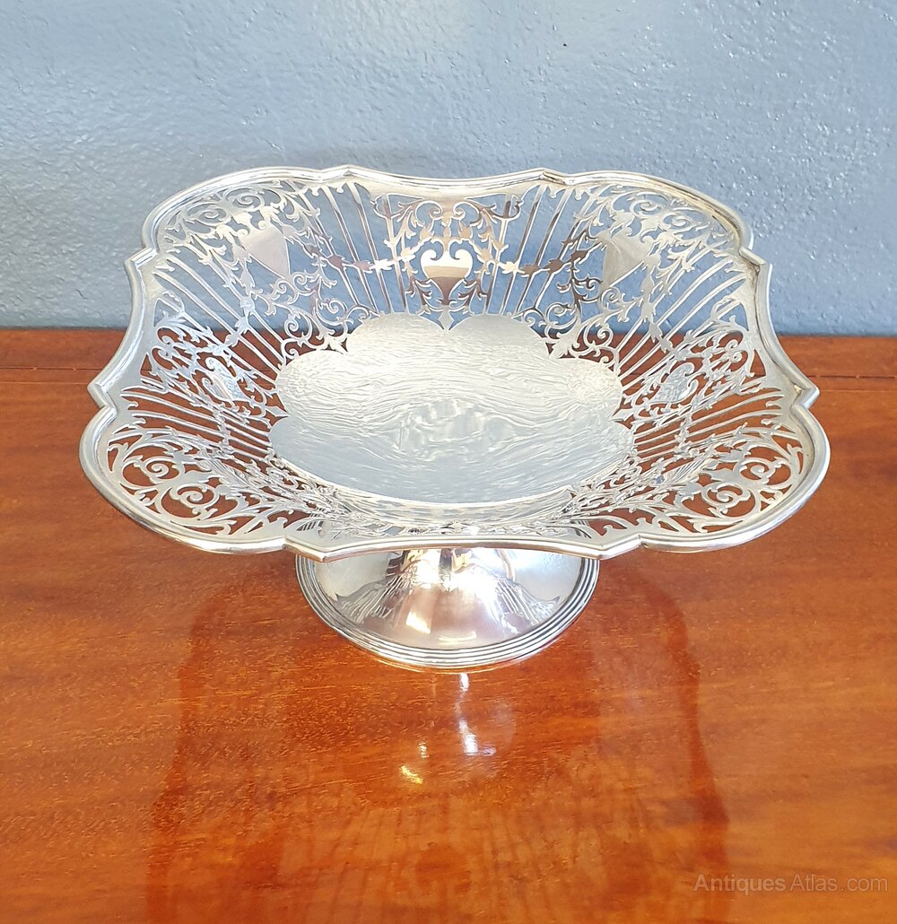 antiques_atlas's tweet photo. For SALE on Antiques Atlas we have this #Antique #silver Comport Sheffield 1911 https://t.co/pX64va9gXx with pierced decoration From Bridgend Antiques #antiquesilvertableware #antiques #antiquesilver #silverantiques #silver #silverforsale #silvercollector https://t.co/bB2EdssF6l
