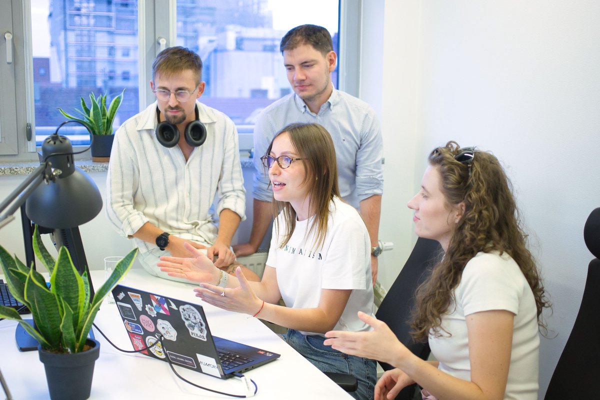 correct_context's tweet image. Office was packed last Thursday for our quarterly gathering! 🚀 

✅ Amazing energy 
✅ Knowledge sharing 
✅ Team bonding 
✅ Culture building

Remote work + intentional gatherings = the perfect balance for our growing team.

#CompanyCulture #RemoteWork #TechLife