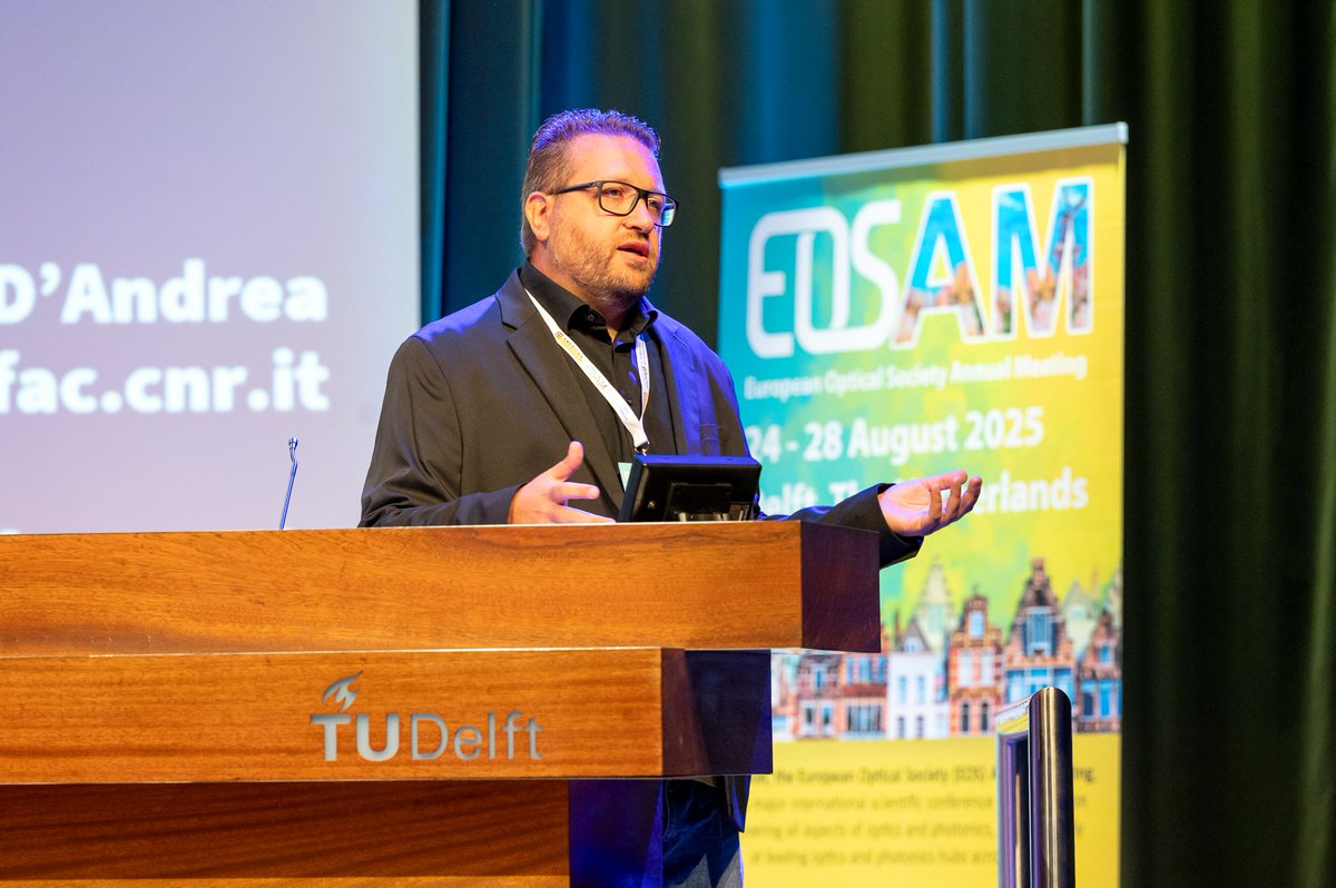 EOS_AM's tweet image. The #EOSPrize2025 has been awarded to the paper “Development of a wearable surface enhanced Raman scattering sensor chip based on silver nanowires for rapid detection of urea, lactate and pH in sweat”, published in JEOS-RP.🔗tinyurl.com/mwx9p7h3
Congratulations to the authors!