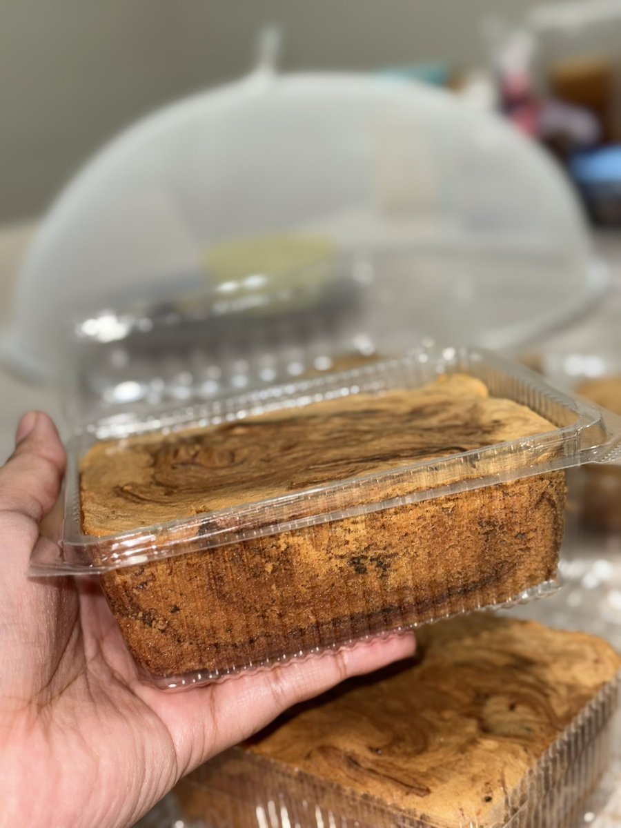 by_tira's tweet photo. Makan apa petang ni? Meh cuba kek marble kayu kitaaaaa. 1 pack RM12 je. Kek sangat lembut &amp; gebu. Tebal pulak tu. memang puas hati makan tauuuu🙊 nak cuba? 

Meh la…. 
📍Temiang, Seremban.
📞 https://t.co/xlQFHDctSX https://t.co/xyj044pJn4