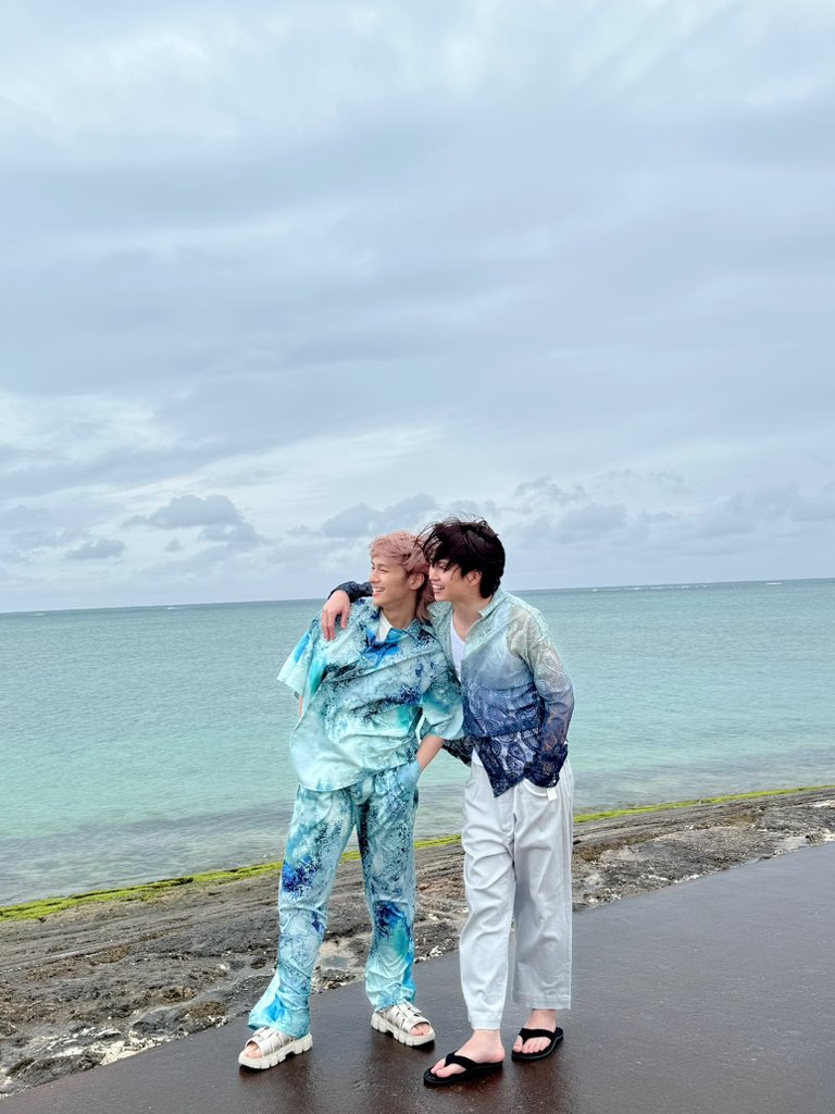 tsuna_staff's tweet image. お知らせ🌺

本日発売の #JUNON 11月号に
#綱啓永 が掲載されています🐬

#山下幸輝 さんと一緒に
沖縄の海で撮影していただいました🌊

是非チェックしてください🎶