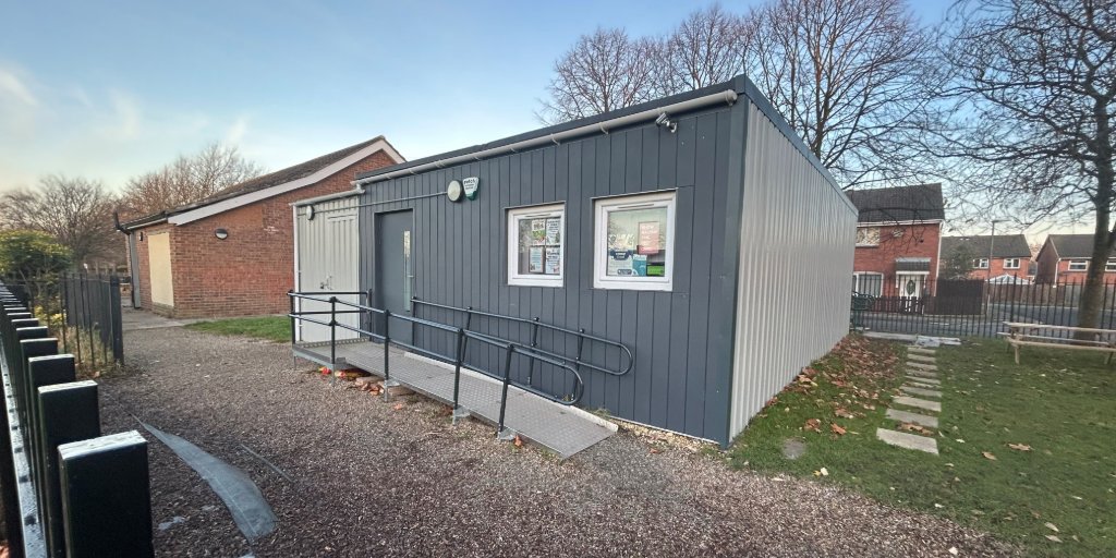 Midas_Cladding's tweet image. Throwback to when we got to help out Sprouts Community Food Charity on the @channel5_tv series Challenge Anneka!
Midas provided and installed the external cladding for the Community Shop & Food Bank: channel5.com/challenge-anne…