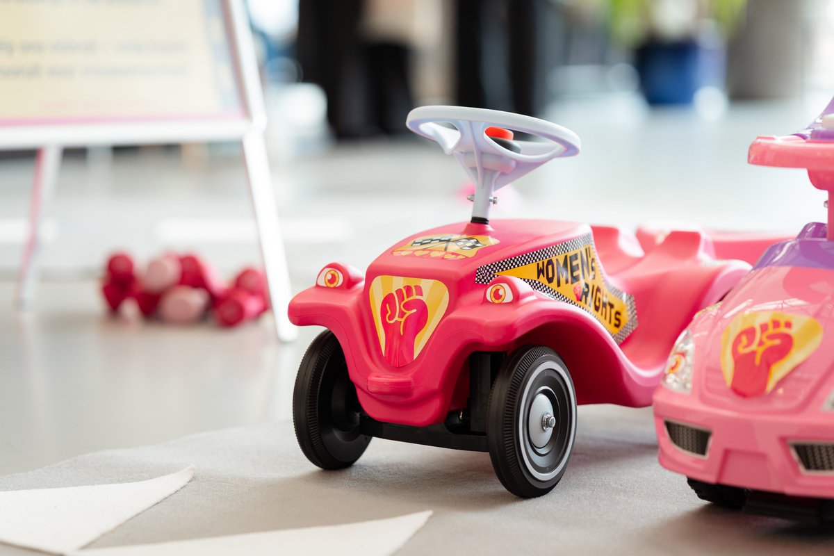 🏁Women's Rights Rally - Race voor Vrouwenrechten
De Women's Rights Rally staat sinds augustus op verschillende events. Politici, onze leden, bekende en niet bekende Nederlanders scheurden al voorbij! Doe je ook mee? 👉Check hier de agenda: bit.ly/4nbNWdl