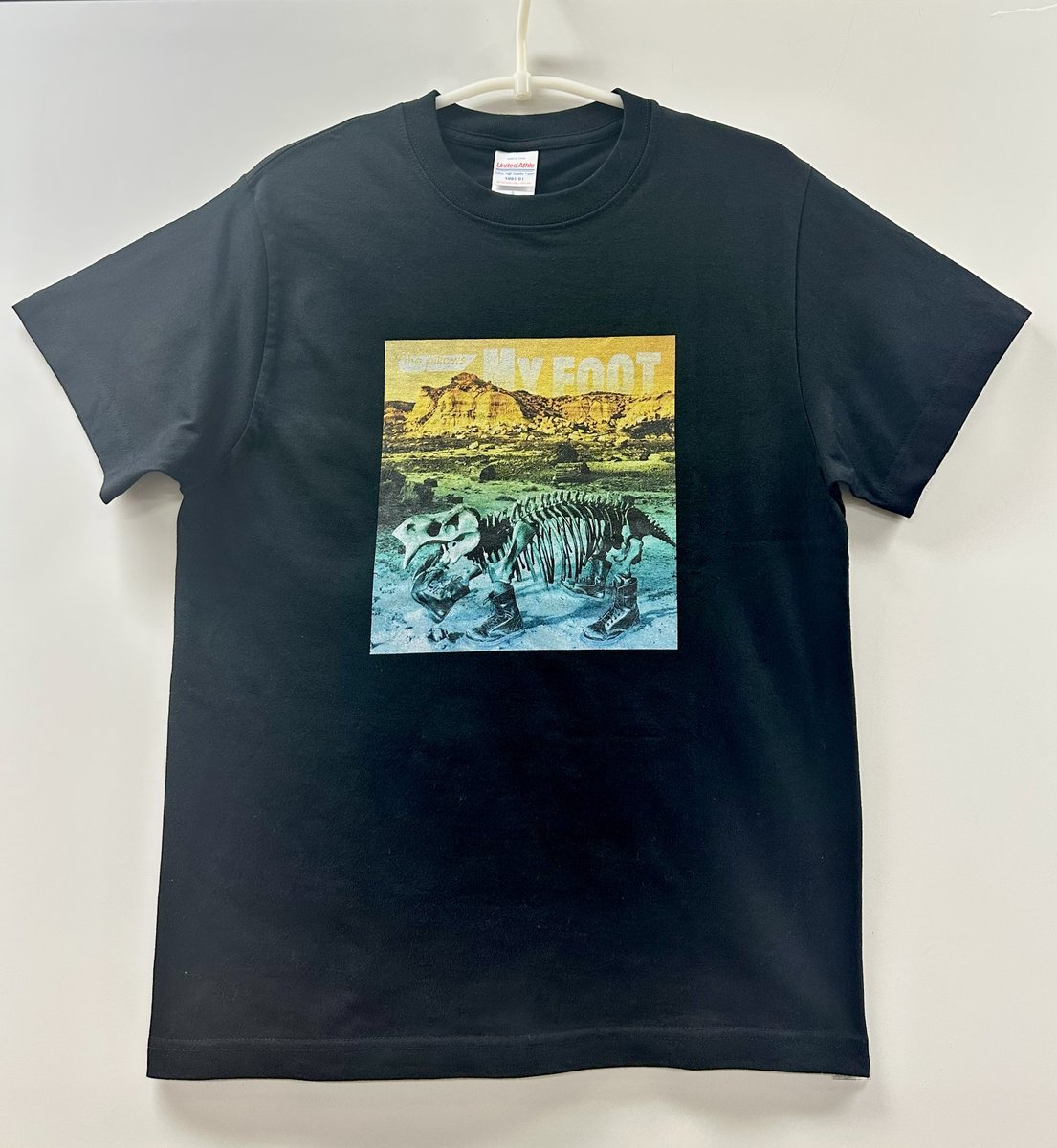 thepillowsJPN's tweet image. 【「MY FOOT」「Another morning Another pillows」Tシャツを 受注生産分受付中！】

■ご注意
・受付は〜9/24(水) 23:59までとなります。
・発送は10月中旬〜下旬になります。
他の商品と一緒にご注文の場合、全て揃ってから発送となります。  

◎ご注文はこちら busters-shop.net