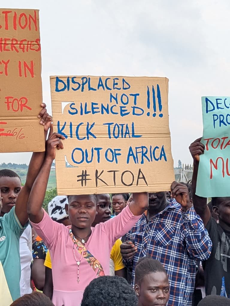 Displaced not silenced! Community Resilience is better than corporate greeds! Justice now! #DrawTheLine #CommunityAction #ClimateJustice #BillionareMustPay #KickPollutersOutOfAfrica #KTOA <a href="/stopEACOP/">StopEACOP</a> <a href="/RefineryOil/">Oil Refinery Residents Association (ORRA)</a> <a href="/Eacophostcmty/">East African Crude Oil Pipeline Host Communities</a> <a href="/BHRRC/">Business & Human Rights</a> <a href="/OxfaminUganda/">Oxfam in Uganda</a> <a href="/OxfamAmerica/">OxfamAmerica</a> <a href="/BHR_FIDH/">Business, Human Rights & Environment @ FIDH</a> <a href="/IFAD/">International Fund for Agricultural Development</a>
