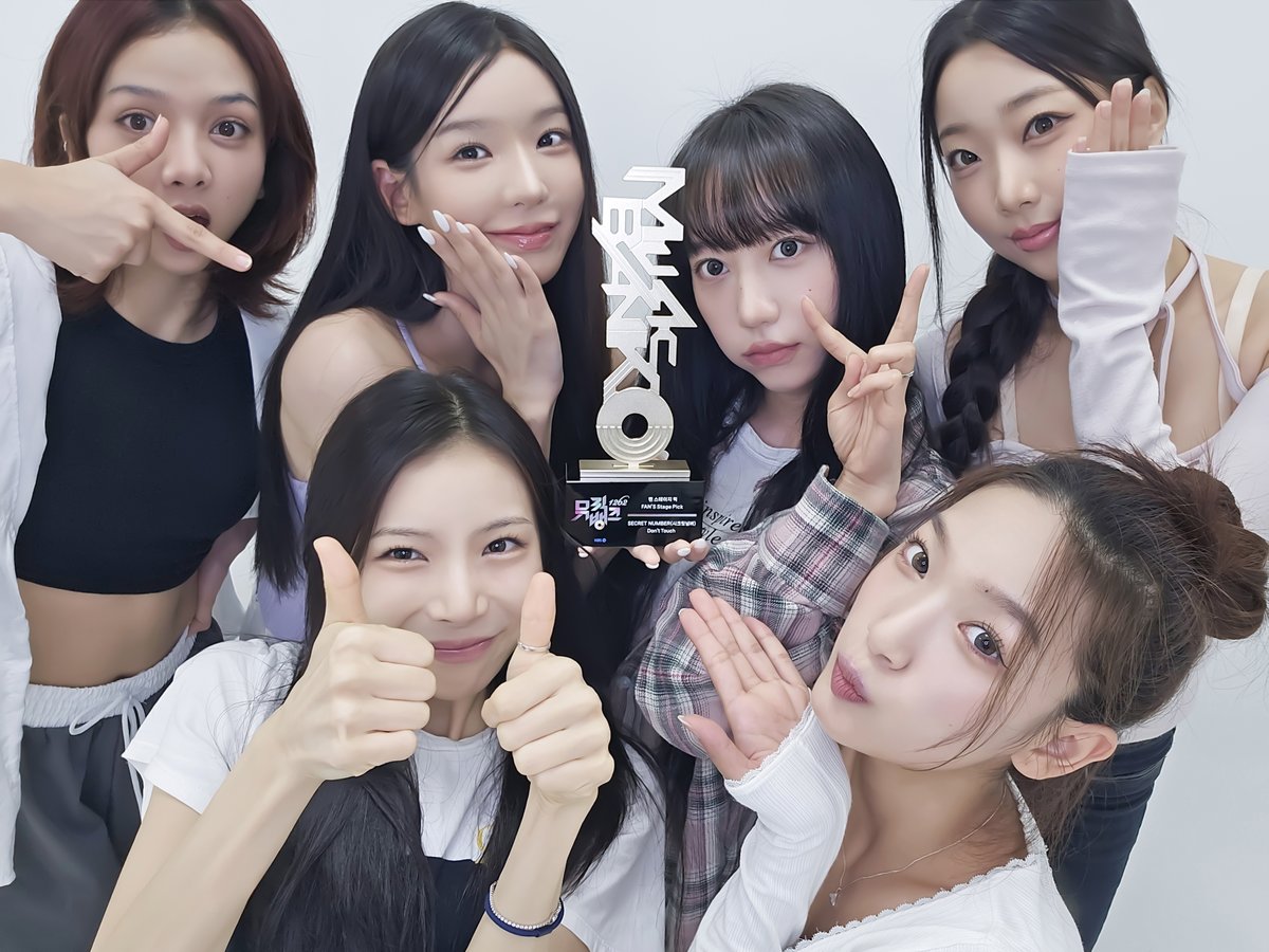 [*****]

1262회 KBS2 뮤직뱅크
Fan's Stage Pick의 주인공은??🥁
리모컨도 Don't Touch하게 만든 시크릿넘버❤️
LOCKEY들 덕분에 또 행복한 추억 얻어가요( •⌄• ू )✧
LOCKEY들 고마워ヾ(🧡╹╹☪︎)ﾉ

#SECRET_NUMBER #시크릿넘버
#Dont_Touch #돈터치
#LOCKEY_최고