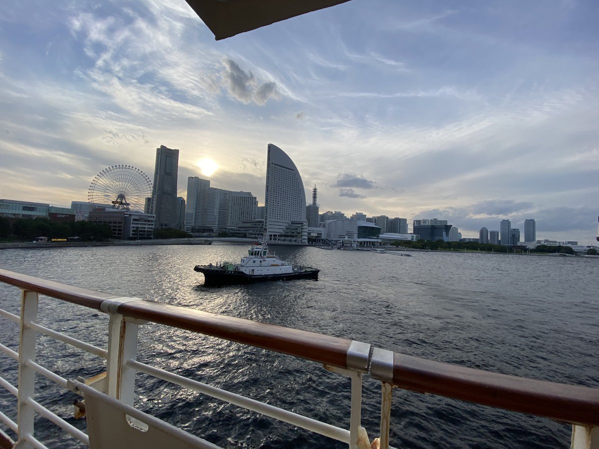 出港！
演奏のお仕事で🥁
行って参ります🚢