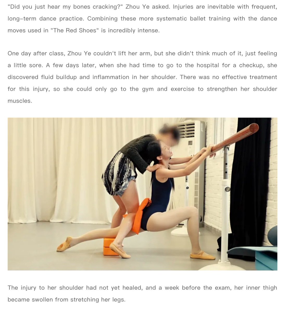 SimplyZhouYezi's tweet photo. “There was no effective treatment for this injury, so she could only go to the gym and exercise to strengthen her shoulder The injury to her shoulder had not yet healed, and a week before the exam, her inner thigh became swollen from stretching her legs.” one after another 😰 https://t.co/RofmFmwxZB